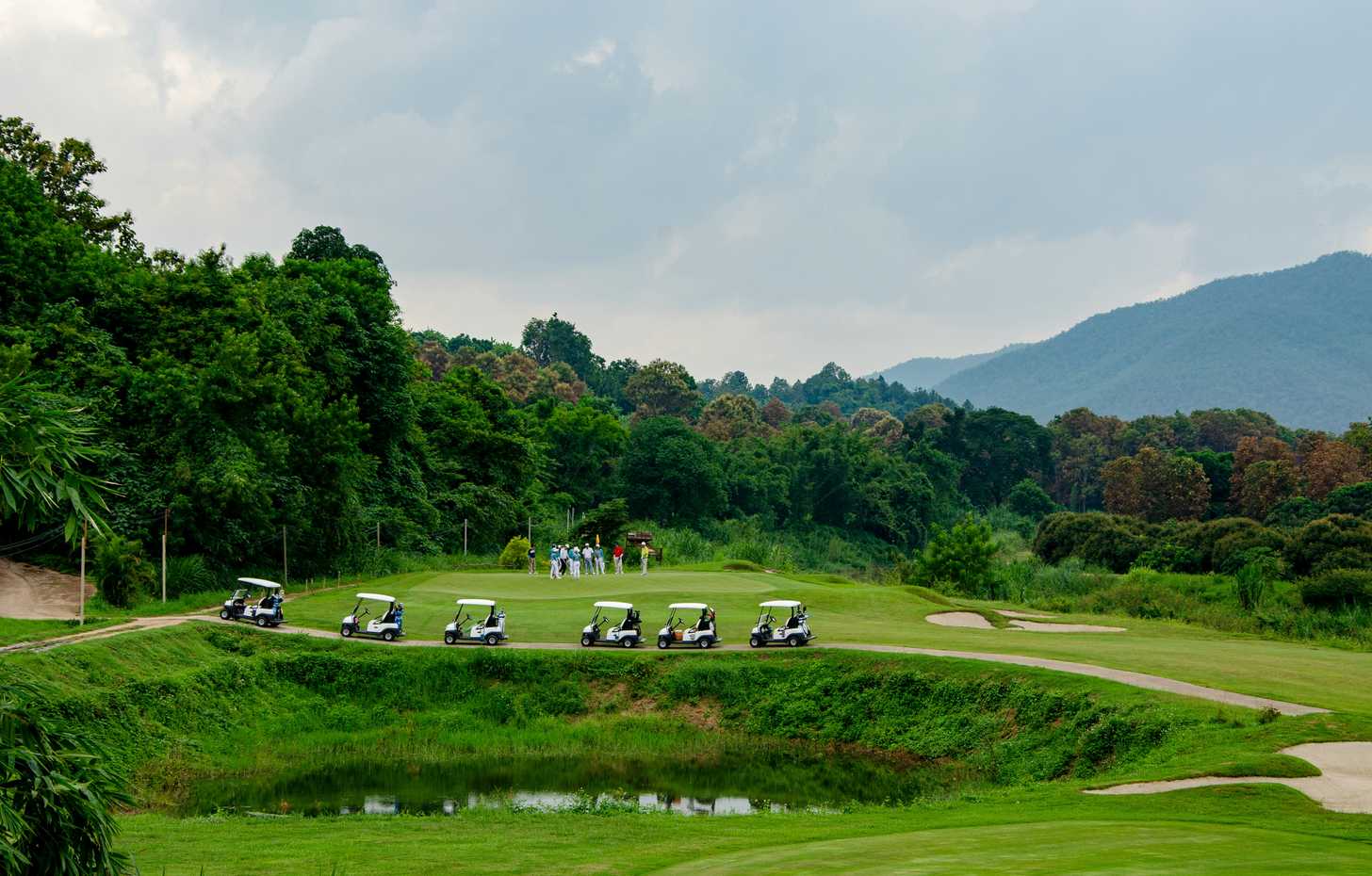 ⛳ Top Destinations for Digital Nomads Who Love Golf